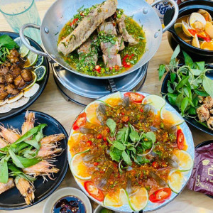 Tìm 1 Chị Chăm Em Bé 6 Tháng Tuổi Bao Ăn Ở Lại A