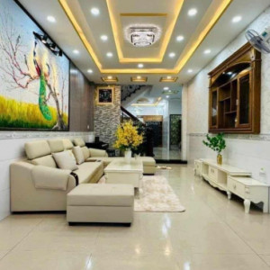 Nhà Em Ở Đường Lã Xuân Oai-Quận 9 Cần Chị Giúp Việc Nhà ( Ăn Ở Lại ) Lương 10tr