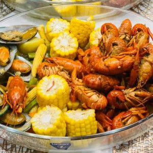 Gia Đình Cần Tuyển Cô Giúp Việc Ở Lại. Quận 5.