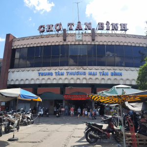 Tuyển Nữ Nhân Viên Phụ Bán Shop Quần Áo Ở Chợ Tân Bình