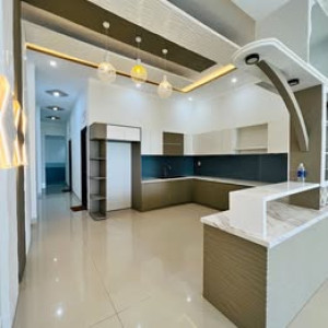 Nhà 3 Lầu Tại Tân Bình Cần Tuyển Giúp Việc Nhà