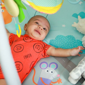 Em Tuyển Chị Bảo Mẫu Chăm Em 8 Tháng.