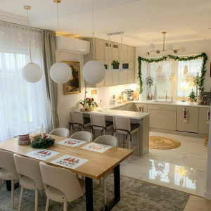Tuyển Giúp Việc Không Vướng Bận Gia Đình
