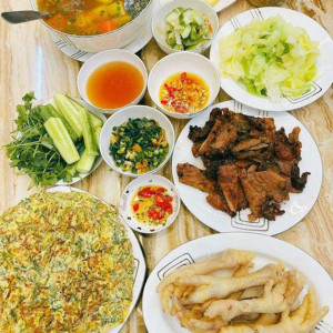 Nhà 2 Vợ Chồng Mong Muốn Tìm Được Chị Hiền Lành Làm Việc Cho Gia Đình