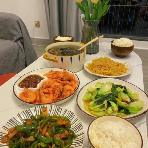 Tuyển Gấp Giúp Việc Nhà Quận 1 - Chăm Bé