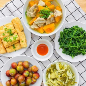 Lương 10 Triệu Tìm Gấp Một Cô Về Làm Nội Trợ Trong Gia Đình Có 4 Người Lớn Bận Công Việc Đến Tối Mới Về