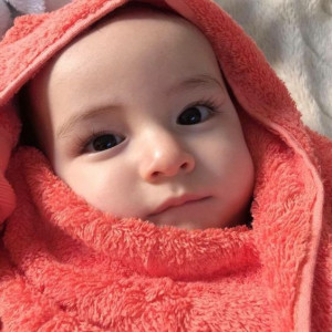 Tìm Chị Về Phụ Ba Mẹ Chăm Embe 7 Tháng Ở  Q1, Bao Ăn Ở