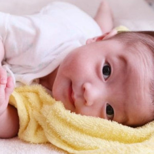 Tuyển Cô Chăm Bé 5 Tháng Ăn Ở Lại Gia Đình Phú Nhuận