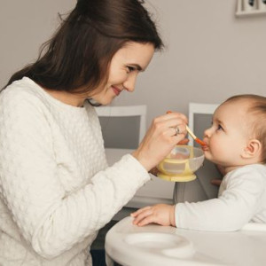 Cần Tuyên Chị Chăm Sóc Em Bé 4 Tháng Bao Ăn Ở Lại Tại Q2.