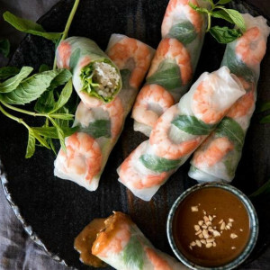 Vợ Chồng Em Mới Cưới Ra Riêng Nên Cần 1 Chị Giúp Việc Dọn Dẹp, Nấu Ăn, Quán Xuyến Nhà Cửa Giúp Em.