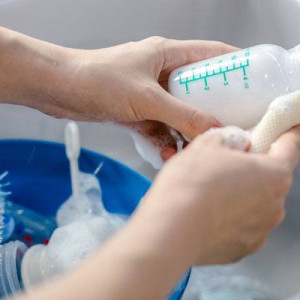 Nhà 2 Vợ Chồng Hiện Tìm Người Về Chăm Bé Sơ Sinh Một Tuần Tuổi Bé Rất Ngoan Ngoãn