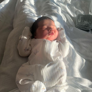 Cần Tìm Người Chăm Em Bé 8 Tháng