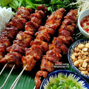Tuyển Nữ Dưới 40 - Phụ Quán Bún Thịt Nướng Đi Về