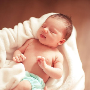 Cần 1 Chị Chăm Bé Sơ Sinh Ở Bình Thạnh