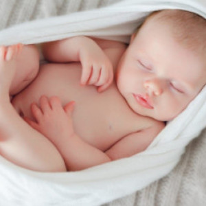 Tuyển Gấp 1 Cô Chăm Bé Có Tâm Đi Làm Bao Ăn Ở Lai A