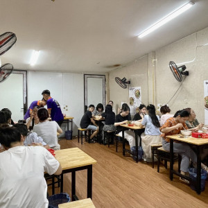 Quán Bún Phở Ở Quận 6 Cần Tuyển Chị  Phụ Quán Lương Khởi Điểm 9tr Bao Ăn Ở